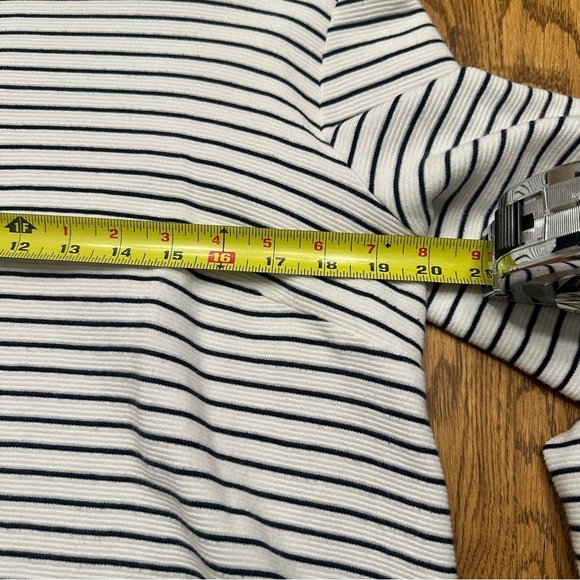 Banana Republic 100% cotton Flowy Blouse White and Navy Stripes Bow Size Large - Picture 8 of 9